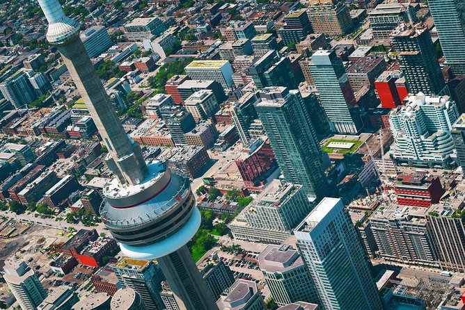 20 km Helicopter Tour over Toronto - What the experience feels like on the ground