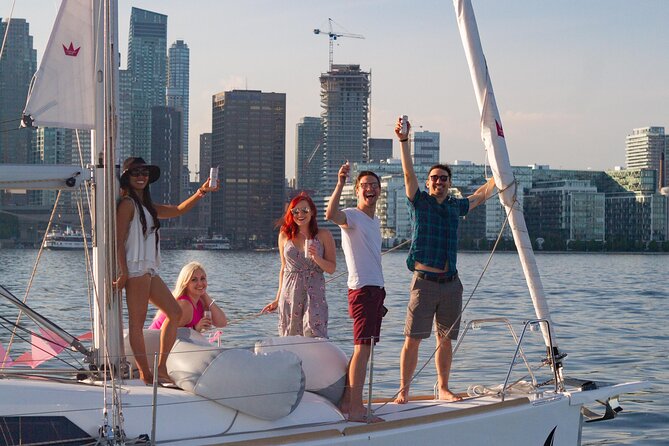 2hr Shared Sailing Experience in Toronto - A 2-hour Toronto Harbor sail that feels personal