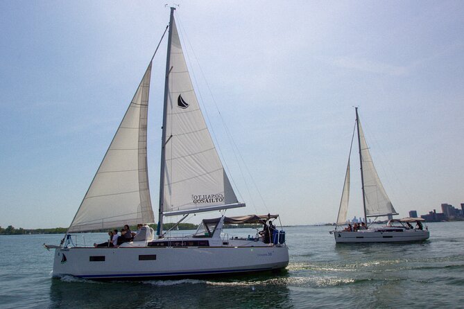2hr Shared Sailing Experience in Toronto - CN Tower views without the big-tour chaos