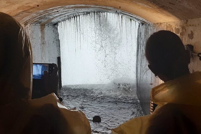 4hr Niagara Falls Canada Tour includes the Boat and tunnels - Key things to know before you go