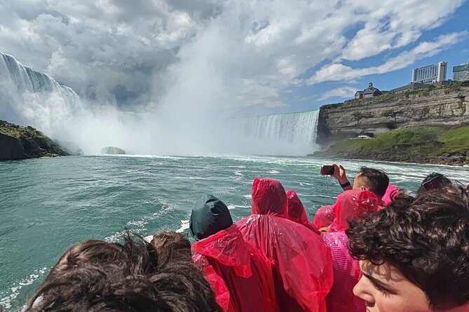 4hr Niagara Falls Canada Tour includes the Boat and tunnels - Best-Fit Travelers for This Niagara Combo
