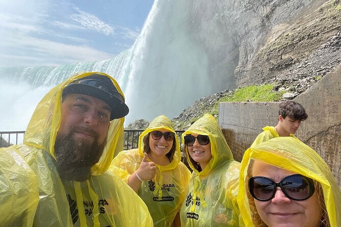 4hr Niagara Falls Canada Tour includes the Boat and tunnels - Small Trade-Offs to Plan For