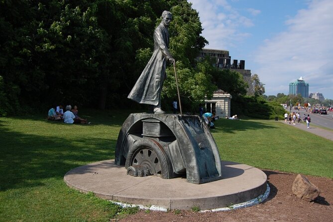 Amazing Scavenger Hunt: Hunt Along Niagara Falls - Stop-by-stop: Nikola Tesla to Horseshoe Falls