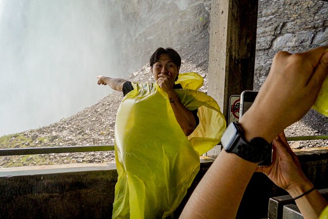 Best of Niagara Falls Canada Tour with Voyage to the Falls Boat - Winter Reality Check: What Replaces the Boat and Railway