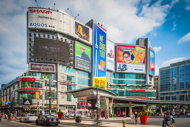 Best of Toronto City Tour with Boat Cruise & CN Tower - Harbour Cruise (May–Oct) or Casa Loma (Winter): Seeing Toronto From the Water