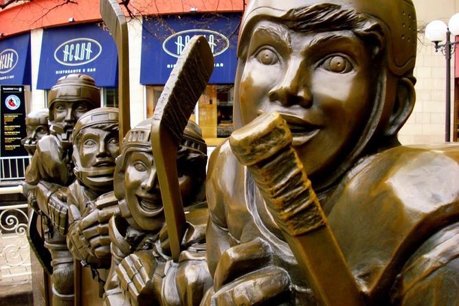 Discover Toronto Like a Local - Union Station: Beaux-Arts beauty and Canada’s busiest hub