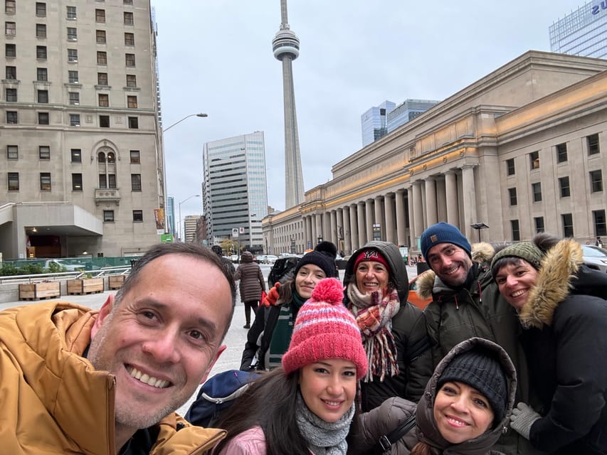 Downtown Toronto: Walking tour experience. English/Spanish - How long is enough? Timing tips for a 2–4 hour walk