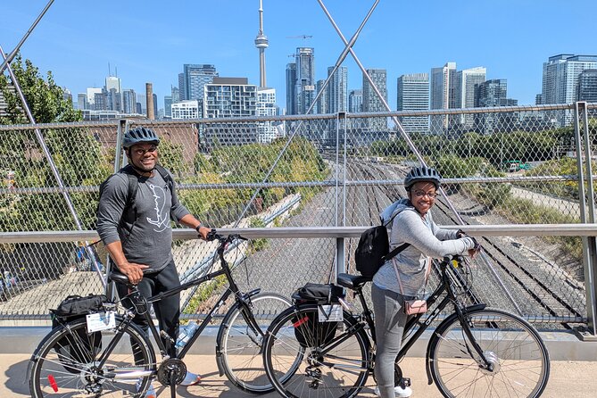 E-bike Toronto's Dynamic Neighbourhoods - Key highlights at a glance