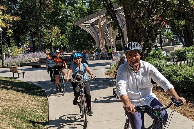 E-bike Toronto's Dynamic Neighbourhoods - St. James Town: a world within a block