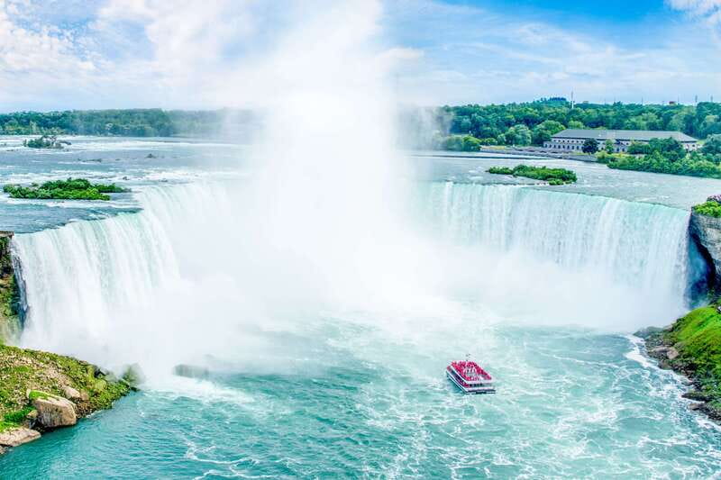 From Toronto: Niagara Falls Tour with Cruise & Maple Tasting - Lunch with a view option: when it’s worth paying extra
