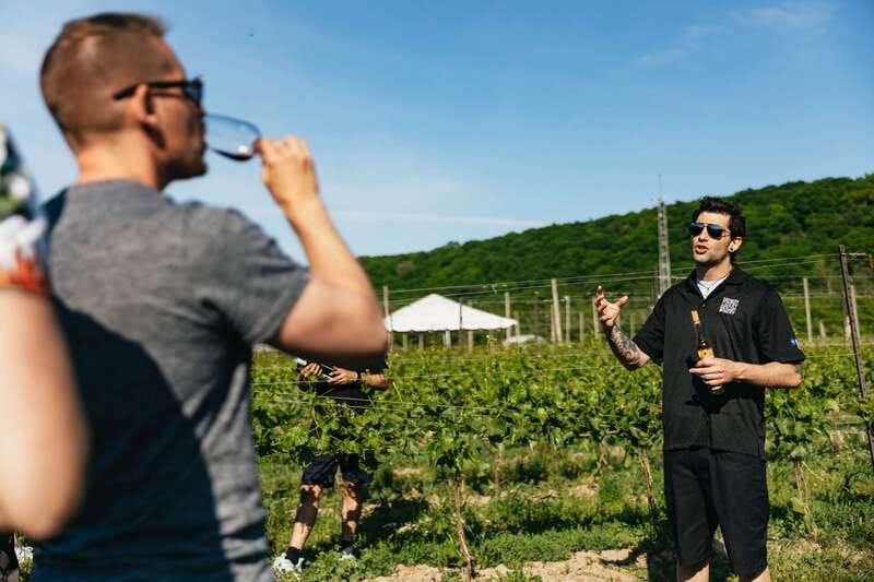 From Toronto: Niagara Falls + Winery, Cruise, & Lunch Option - Hornblower cruise in summer vs. winter alternatives that still get you close