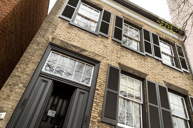 Ghost Tour of Toronto Original Haunted Walk - Group size: why max 12 helps you enjoy it more