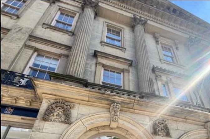 Historic Brothels of Old Toronto Walking Tour - Guide LK: why the delivery makes the difference