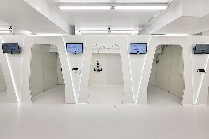Immersive Virtual Reality Arcade Experience for 1 Hour (Includes Training) - Training and Headset Setup: Getting Comfortable Before You Play