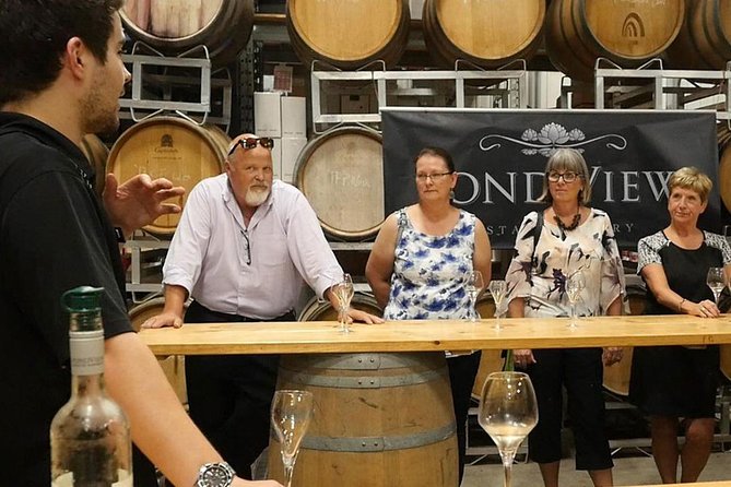 Lunch in the Vineyard: A Scenic Niagara Wine Tour Experience - Stop 4: Queenston Mile Vineyard for small-lot sparkling and food-friendly tasting
