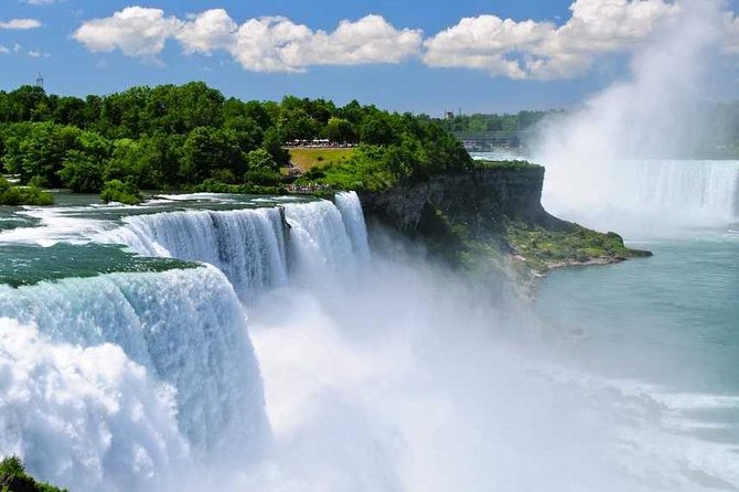 Luxury Day Trip: Niagara on the Lake, Wine & Falls from Toronto - Reif Estate Winery hosted tasting: what the included 30 minutes gets you