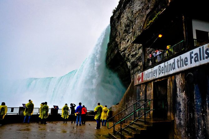 Luxury Niagara Falls Day Trip from Toronto with Cruise and Lunch - Niagara Falls Day Trip From Toronto: What This Tour Gets Right