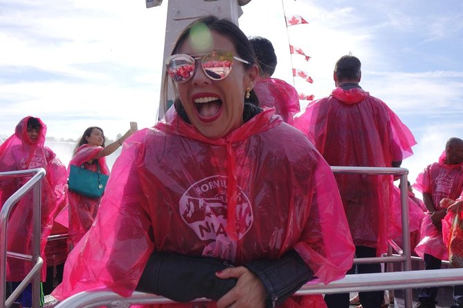 Luxury Small-Group Niagara Falls Day Tour from Toronto with Hornblower Cruise - Niagara Falls Canada: 3 hours to get your bearings
