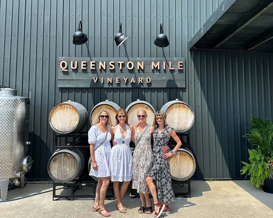 Niagara: A Twilight Wine Adventure With 3-Course Dinner - Pickup in Niagara Falls or Niagara-on-the-Lake: less chaos, more wine