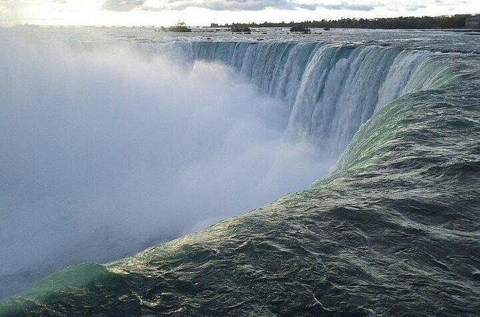 Niagara: Behind The Falls, Skylon Tower Ticket & Tesla Audio Tour - Best time to go: winter expectations for tunnels and windows