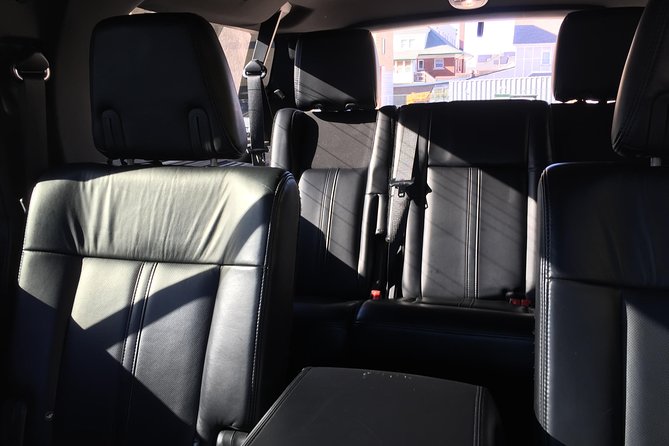Niagara Buffalo Airport Departure: Private Transfer to Buffalo Niagara Airport - Vehicle Choices For 1 To 20 Passengers