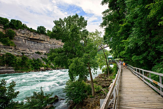 Niagara Falls Canada 3-Hour Tour w/Boat & Behind the Falls - Guides and pacing: why this tour feels organized