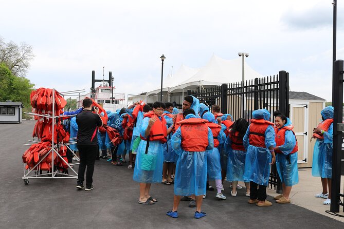 Niagara Falls Canada Open-Top (Wet) Jet Boat Tour - Arriving on Time: The 45 Minutes Before You Ride