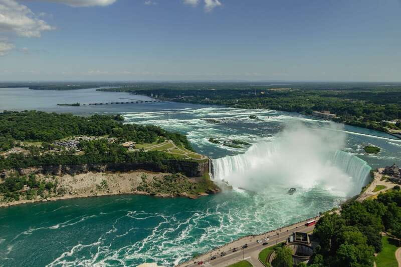 Niagara Falls, Canada: Skylon Tower Observation Deck Ticket - Getting the shot: angles, walking, and what to look for