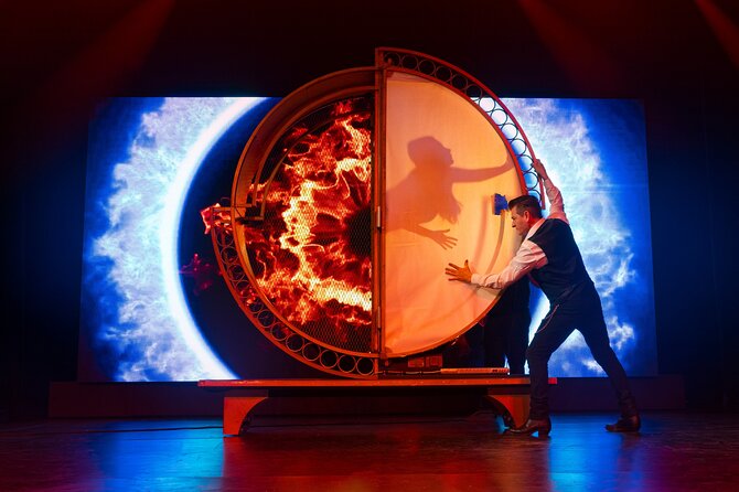 Niagara Falls, Canada: Wild Magic Show Ticket - Inside the Theatre: Comfort and Views That Don’t Punish You