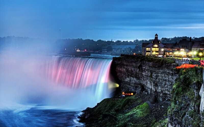 Niagara Falls: Day & Night Tour with Boat Ride and Dinner - Table Rock Welcome Centre dinner: a meal with Horseshoe Falls in front