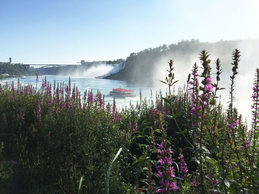 Niagara Falls from Toronto: Skip-the-Line Boat, Tower & JBF - The guide’s job: keeping the day on track (and fixing surprises)