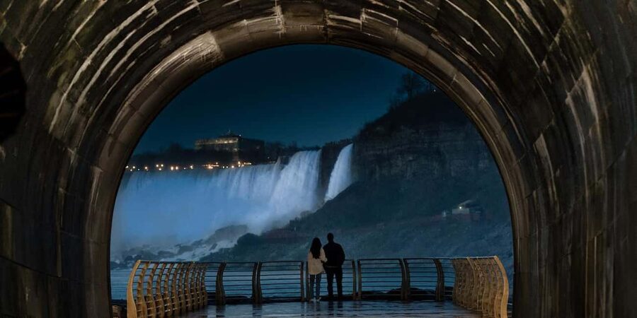 Niagara Falls: Niagara Parks Power Station & Tunnel at Night - Stepping into the Niagara Parks Power Station after dark
