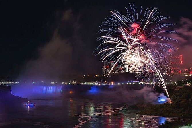 Niagara Falls Premium Night Tour: Fireworks Boat Cruise & Dinner - Small group size (max 7) and the guide factor