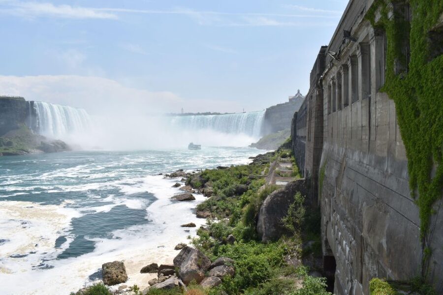 Niagara Falls Scenic Day Tour from Toronto Airport Pickup - Niagara Parkway Photo Stops: Floral Clock, Whirlpool, and Hydroelectric Stations