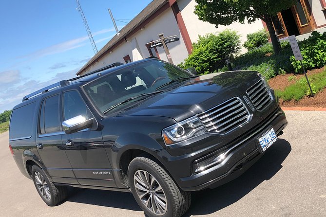 Niagara Falls to Pearson Toronto Airport Private Transfer - Vehicles Up to 15 Seats: Comfort for Families and Small Groups