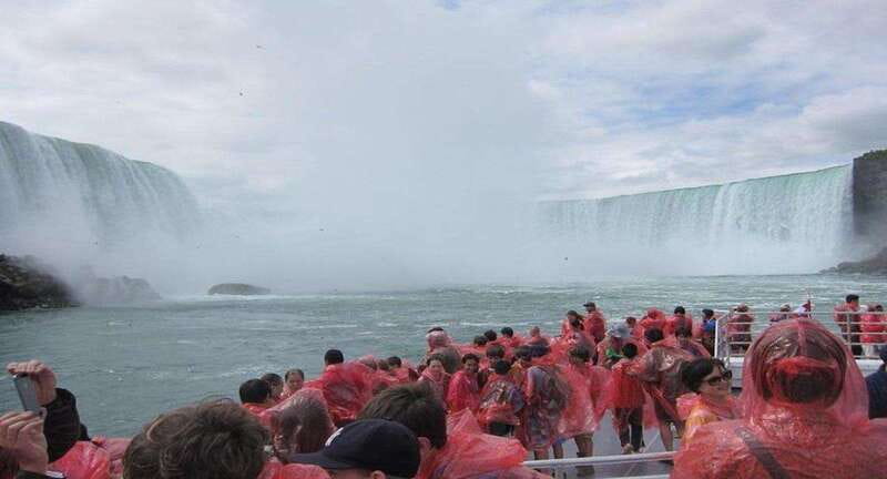 Niagara Falls Tour from Niagara Falls, Canada - Your Free Hour on the Canadian Side: Lunch and Where You Choose to Linger