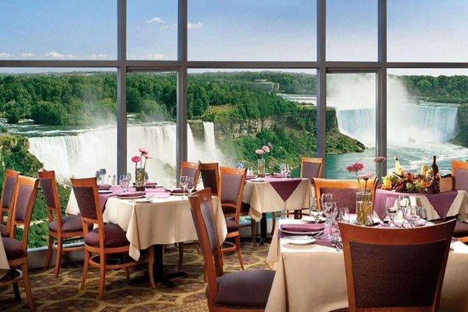 Niagara Falls Tour from Toronto with Boat, Journey Behind the Falls and Lunch - Table Rock Welcome Centre: the first real hit of Horseshoe Falls