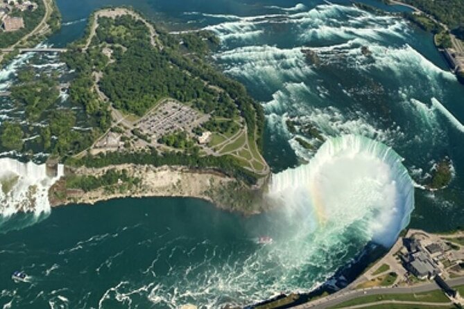 Niagara Falls Tour from Toronto with Winery & Niagara on The Lake - The guide and driver factor: why this day can feel easy