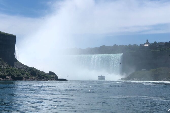 Niagara Falls VIP Private SUV Tour: Helicopter & Boat included - Maple Leaf Place Maple Syrup Tasting and Maple-Laced Swaps