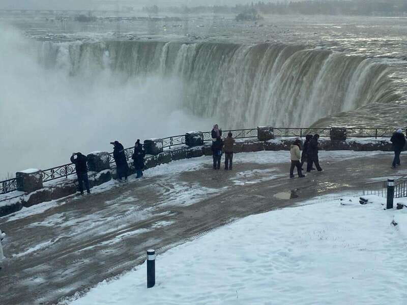Niagara Falls: Winter Wonder Tour - Maple Syrup Tasting and Real Canadian Fudge: A Sweet Pause With Purpose