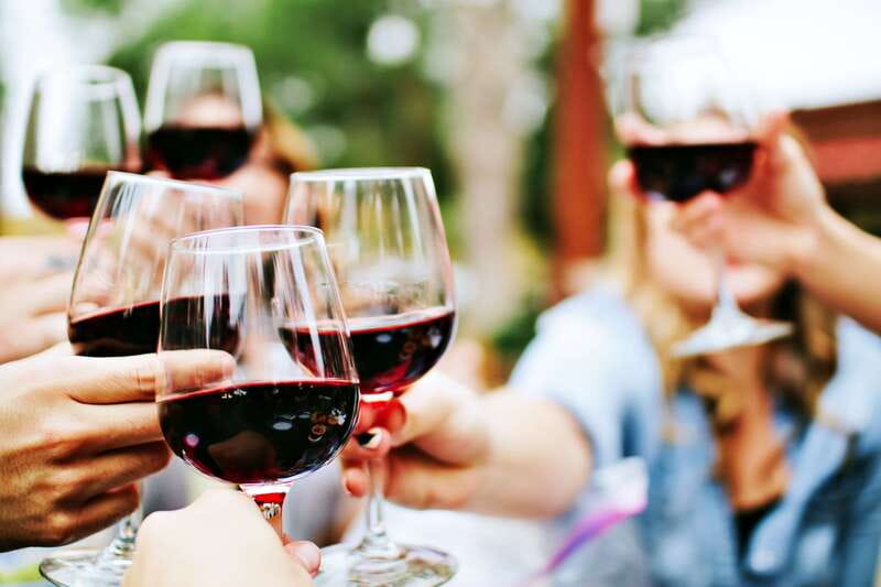 Niagara-on-the-Lake: Half-Day Wine, Beer & Charcuterie Tour - The guides: where the tour becomes more than a tasting schedule
