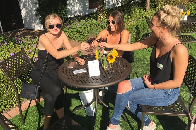 Niagara-on-the-Lake Wine Aft Tour with Cheese from Niagara Falls - The tour guides: why the right host changes everything