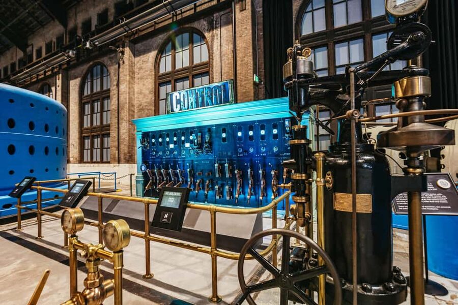 Niagara Parks: Power Pass + Falls Incline Railway - Power Station exhibits: best for tech-minded visitors and curious people