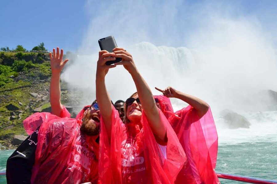 Niagara: Ultimate Day Tour including Niagara-on-the-Lake - Priority access to Niagara City Cruises: the water-level experience