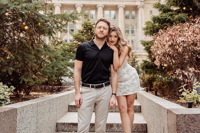 Personal Photoshoot Experience in Toronto - Language Support and Group Setup (Up to 6 People)