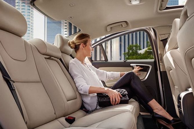 Private Arrival Transfer - YYZ Airport to Toronto Downton Hotel & Accommodations - The Caution From Reviews: When Meet-Up Goes Sideways