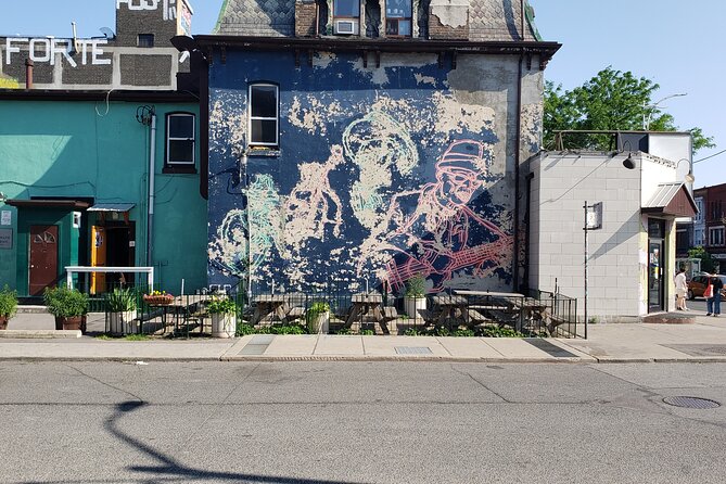 Private Jewish Walking Tours in Toronto - D’Arcy St school stories: Eitz Chaim and colorful character histories