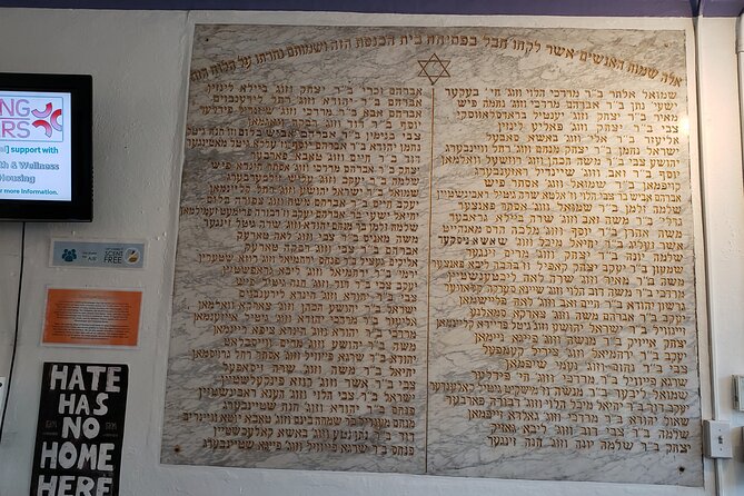 Private Jewish Walking Tours in Toronto - Spadina Avenue’s two sides: El Mocambo, Grossman’s, and the market rise