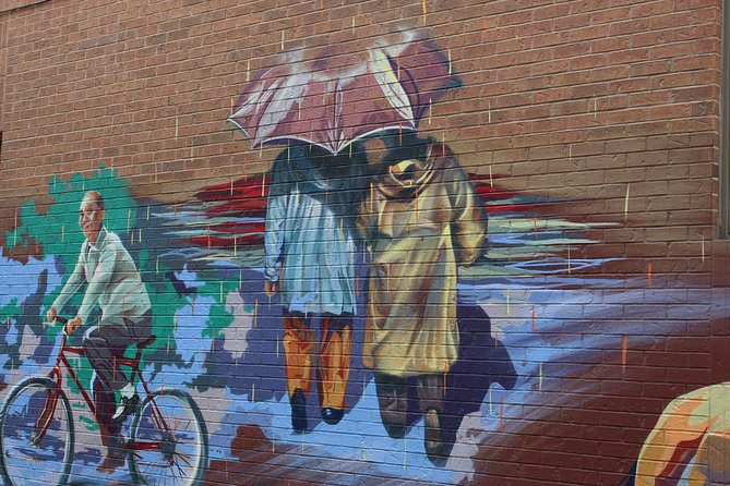 Private Toronto Kensington Market and Chinatown Walking Tour in English - Kensington Market in About 35 Minutes: Food Options at Your Own Speed
