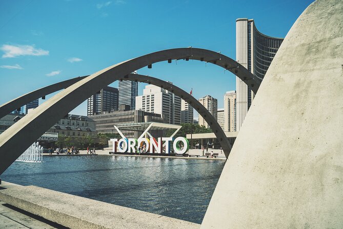 Private Tour of Toronto - Should You Book It?